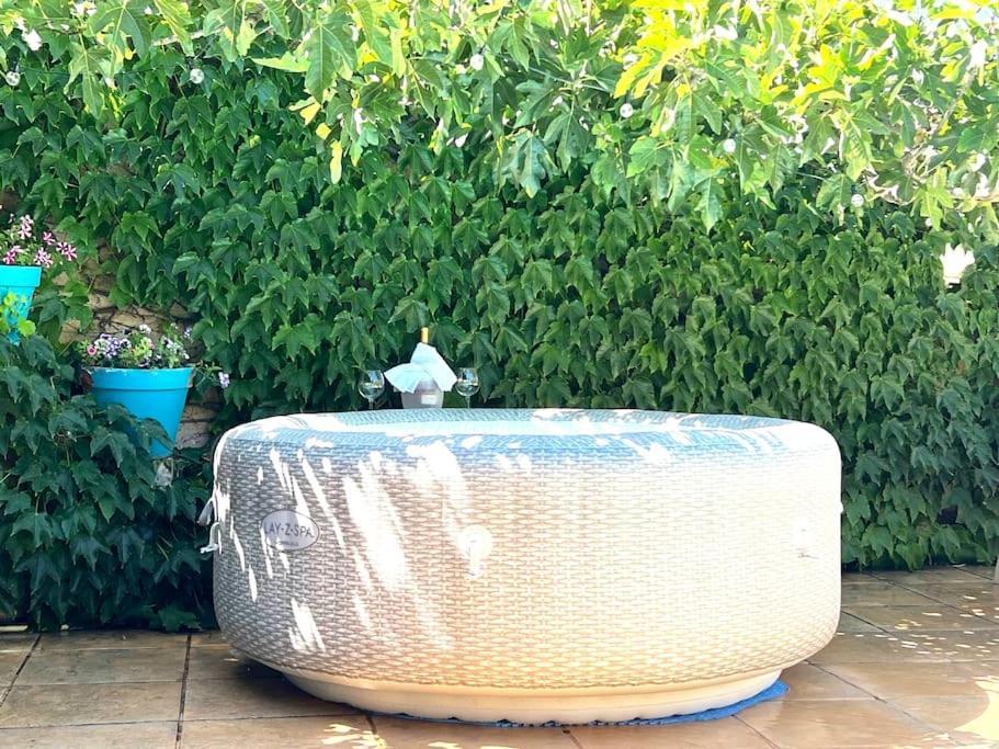 Apartamento Le Jardin De Mae Bouc-Bel-Air Exterior foto